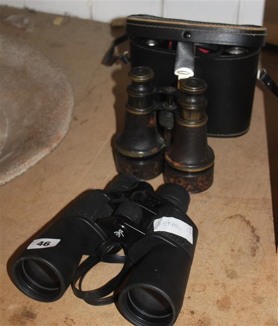 3 sets of binoculars(-)